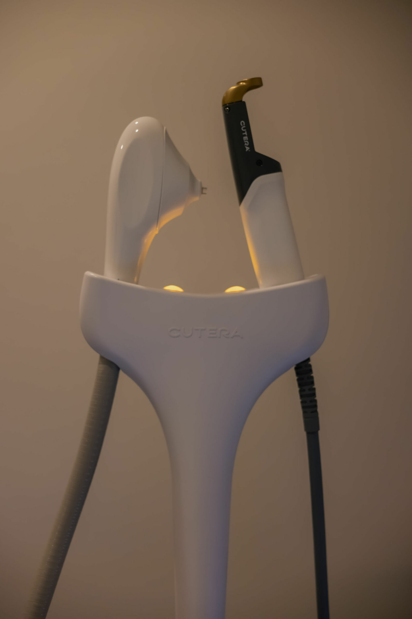 RUNWAY-LASER GENESIS SIGNATURE